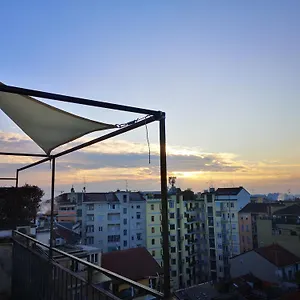 Skyline In Citta Studi A 1 Minuto Dal Metro Con Terrazzo Wi-fi E Netflix Appartement Milan